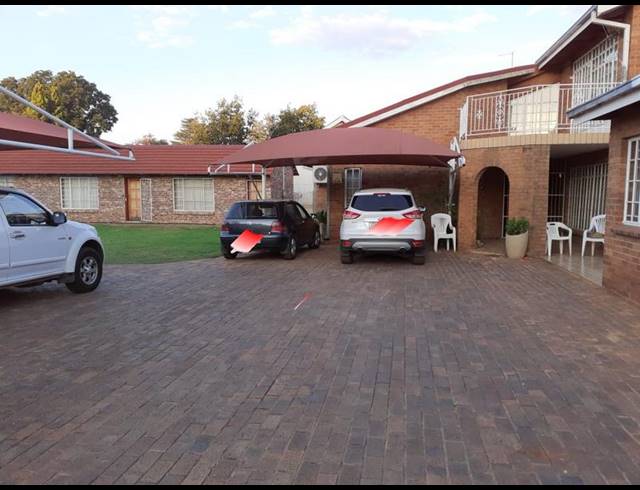 11 BEDROOM HOUSE FOR SALE IN POTCHEFSTROOM CENTRAL